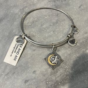 NWT Alex and Ani Moonlight Bracelet